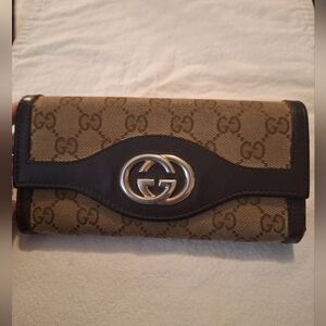 Gucci GG Canvas Continental Wallet